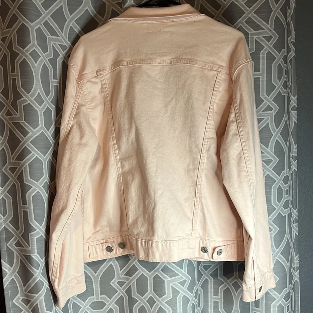 Levis - Picture 6 of 6